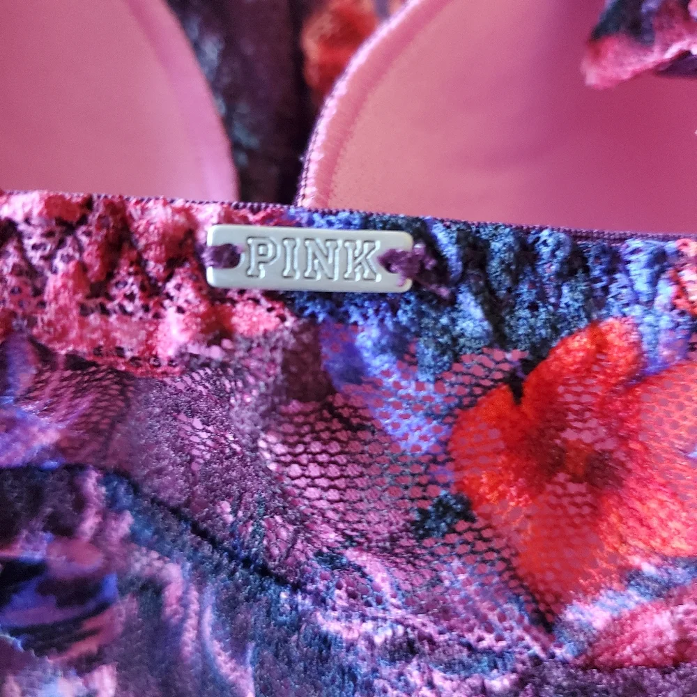 ⭐4/$20‎ Victoria's Secret PINK Lace Bralette Small